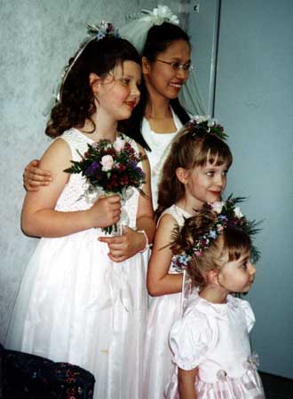bridesmaids_glassgirls