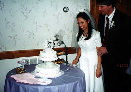 cutting_cake